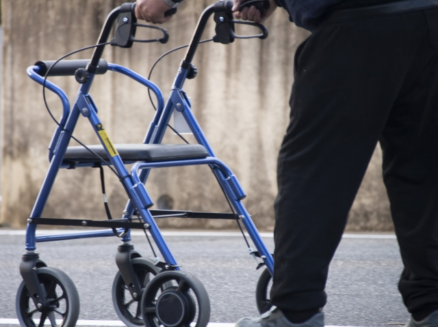 初心者向け福祉用具体験講座・福祉用具を使って歩いてみよう