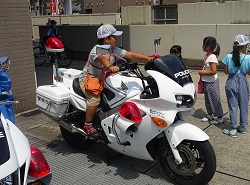 竹の塚の平和を守るのは君だ!警察官になってみよう A